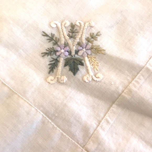 Beautiful antique handmade hand embroidered monogram hanky “M” Downton shabby - Picture 2 of 6